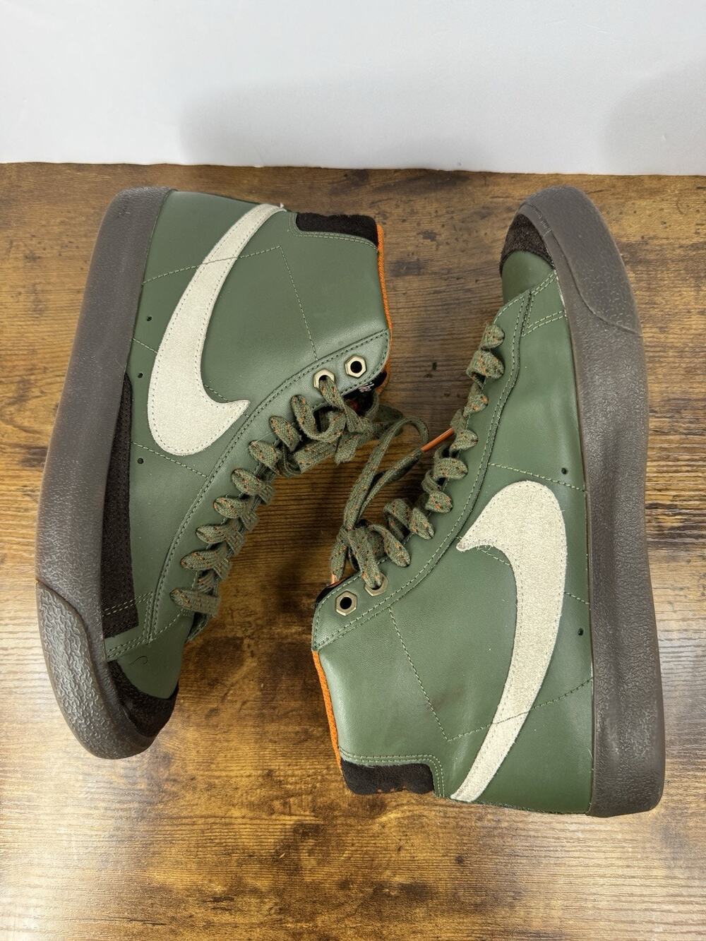 Nike Blazer Mid 77 Vintage Army Olive Men’s Size 10 Orange DZ5176-300